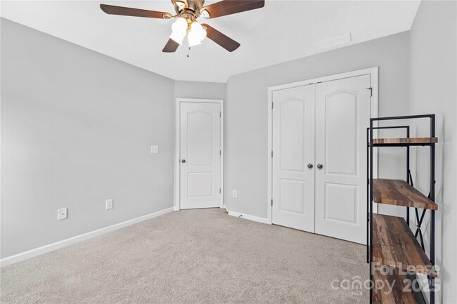 Building Photo - 5829 Dinsmore Ln