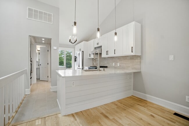 Building Photo - 100 Pinewood Rd