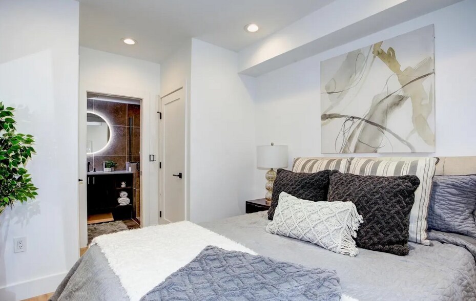 Building Photo - 1435 Clifton St NW