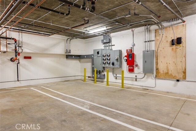 Building Photo - 89 N Grand Oaks Ave