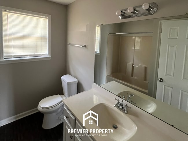 Building Photo - Charming 3BR/2BA Home in Huntsville | Hardwood Floors, Fireplace & 2-Car Garage