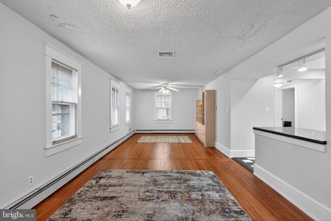 Building Photo - 18 GROVE St