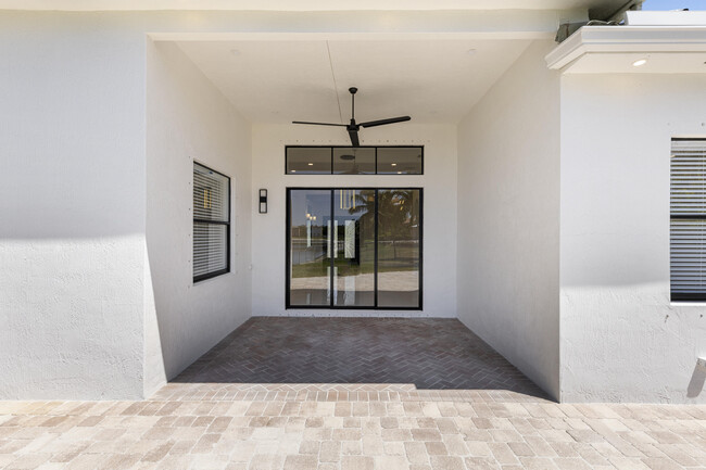 Building Photo - 1256 Beacon Cir