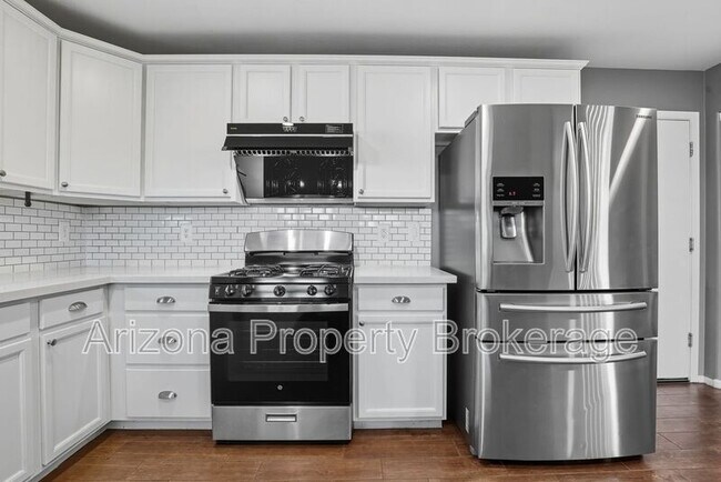 Building Photo - 2258 S Buckaroo Trail