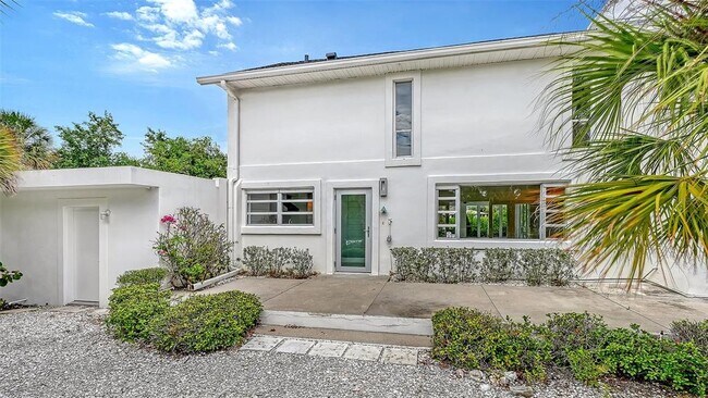 Building Photo - 7665 Sanderling Rd