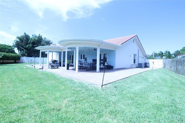 Building Photo - 6486 Woodbury Rd