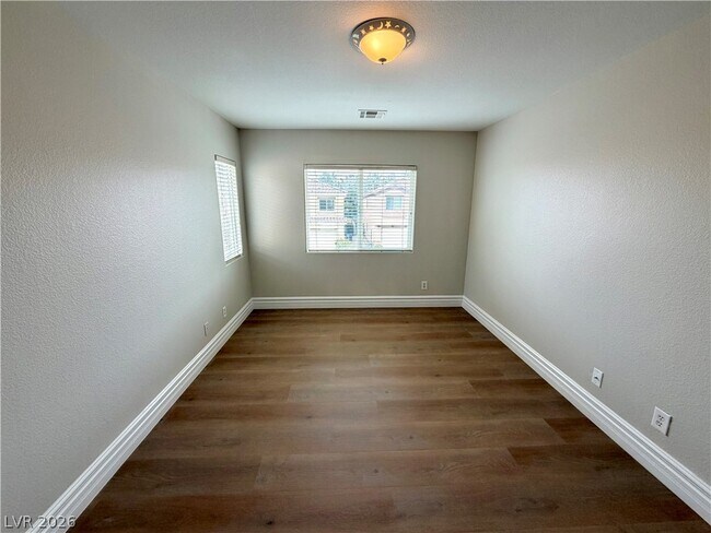 Building Photo - 299 Dogleg Dr