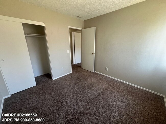 Building Photo - Riverside 4 Bedroom Home