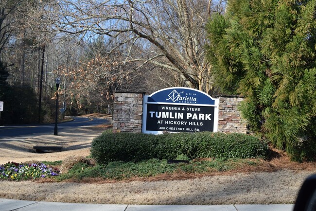 Building Photo - 272 Toweridge Dr SW