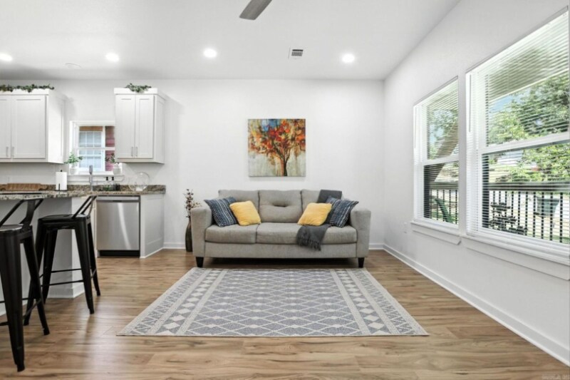 Building Photo - 1418 S Martin St