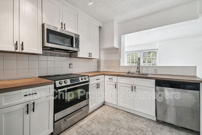 Building Photo - 43 Aegean Ave