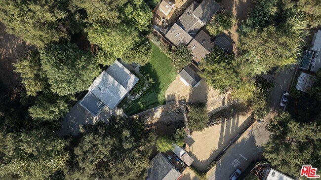 Building Photo - 1380 Old Topanga Canyon Rd