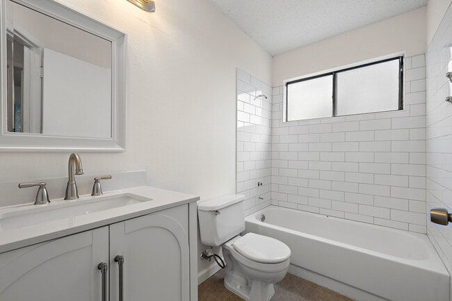 Building Photo - 1705 Laurel Path