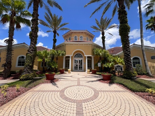 Building Photo - Perfect apartment waiting for you!
