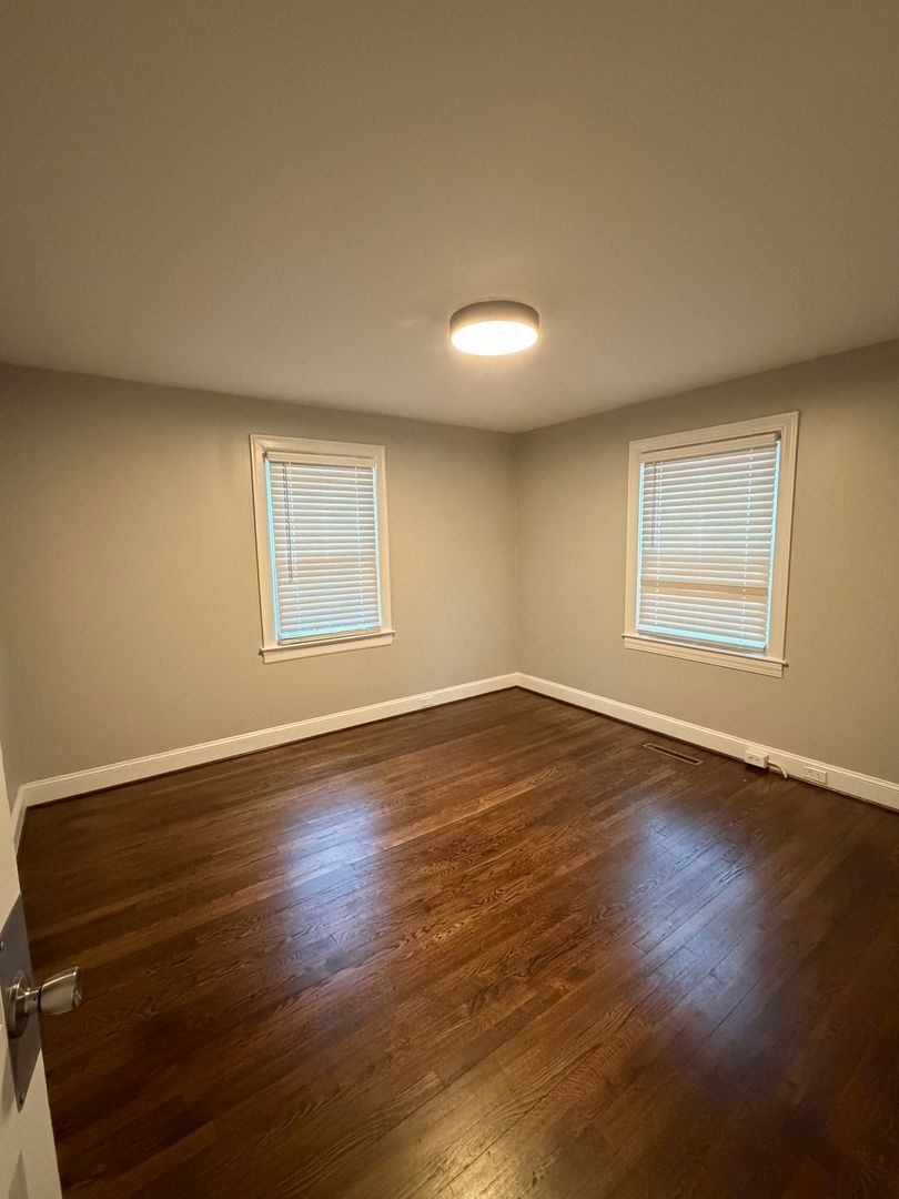 Building Photo - 234 S Peace Haven Rd