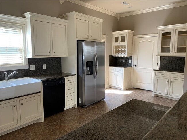 Building Photo - 3709 W Cherokee Rd