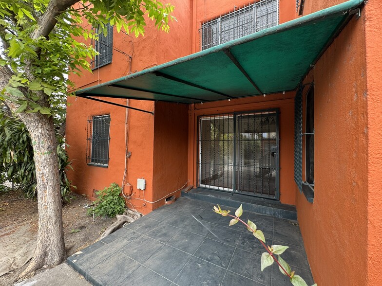Private Patio - 1137 Meadowbrook Ave