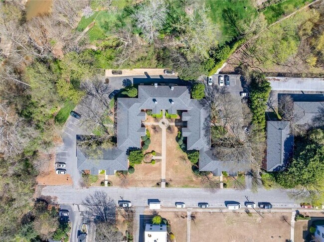 Building Photo - 115 Peachtree Memorial Dr NW