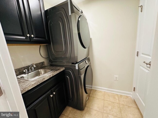 Building Photo - 22045 Broadway Ave