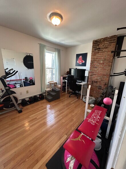 Building Photo - 33 Delle Ave