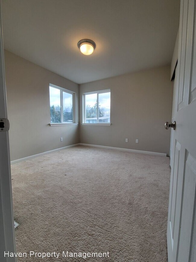 Building Photo - 4 br, 2.5 bath House - 5915 Alaska Ct