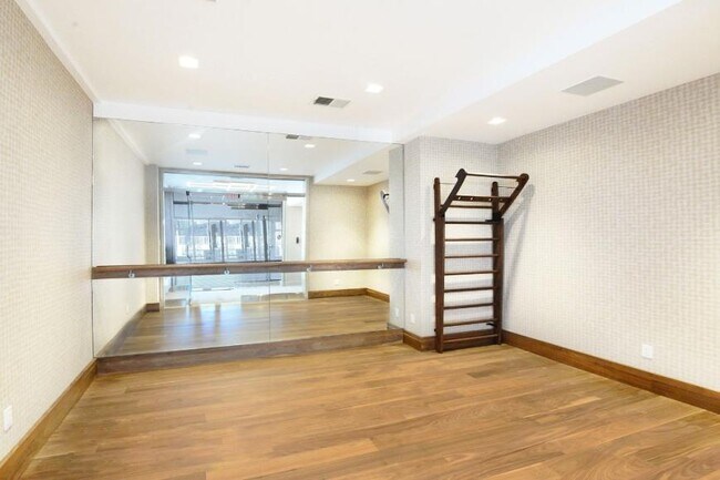 Building Photo - 1 bedroom in New York NY 10065