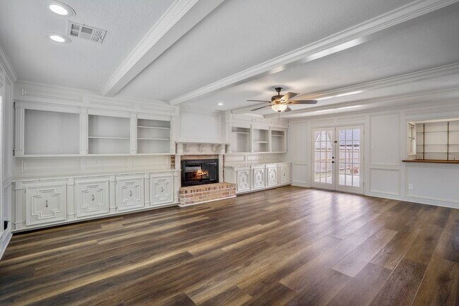 Building Photo - 16611 Brenton Oaks Dr