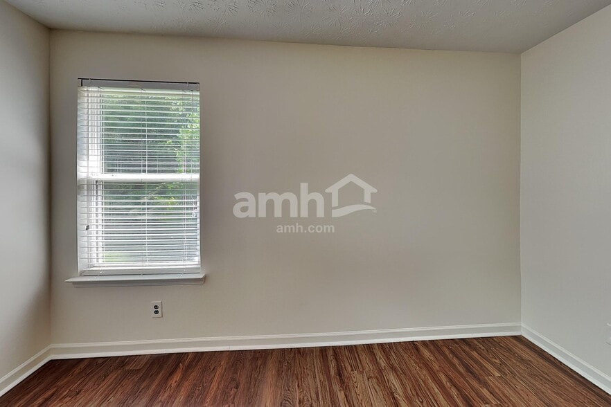 Building Photo - 2641 Farmstead Ct