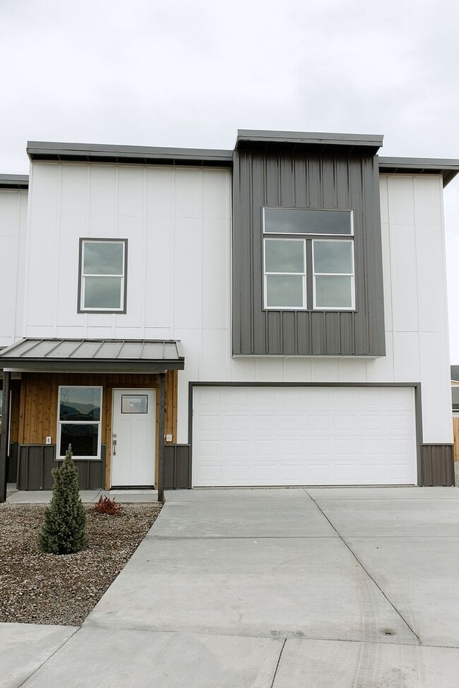 Building Photo - Free August rent !
