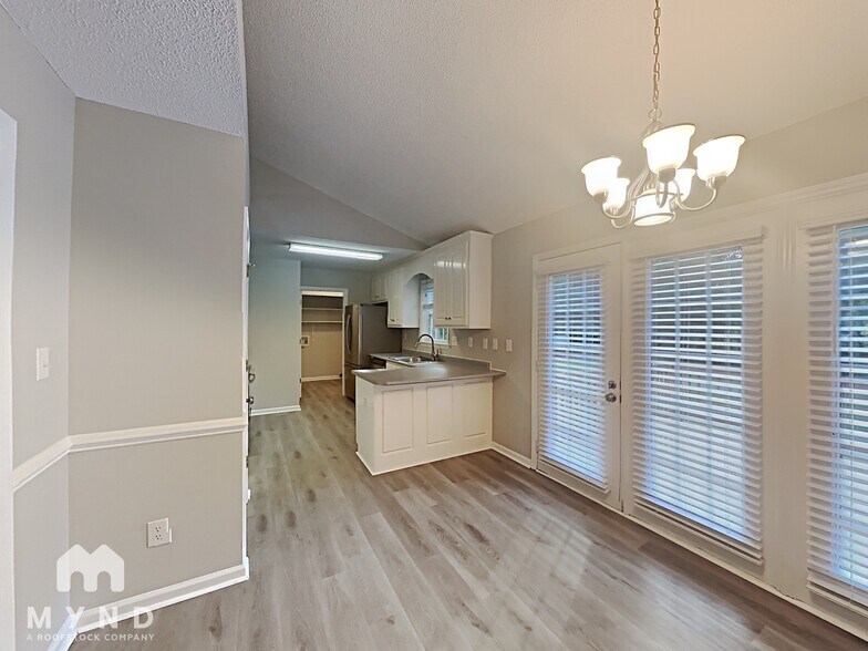 Building Photo - 165 S Ridge Dr