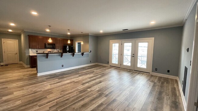 Building Photo - Germantown Gem!