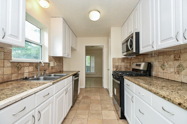 Primary Photo - 3102 Timber View Dr