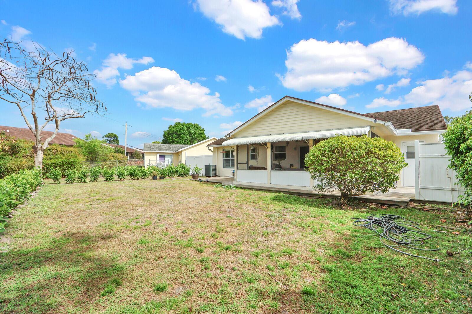 Building Photo - 129 Village Cir