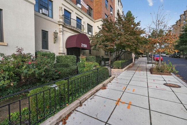 Building Photo - 2100 19th St NW