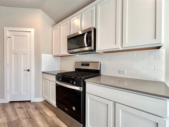 Building Photo - 321 Coda Xing