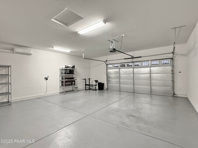 Building Photo - 5768 N Thornberry Dr