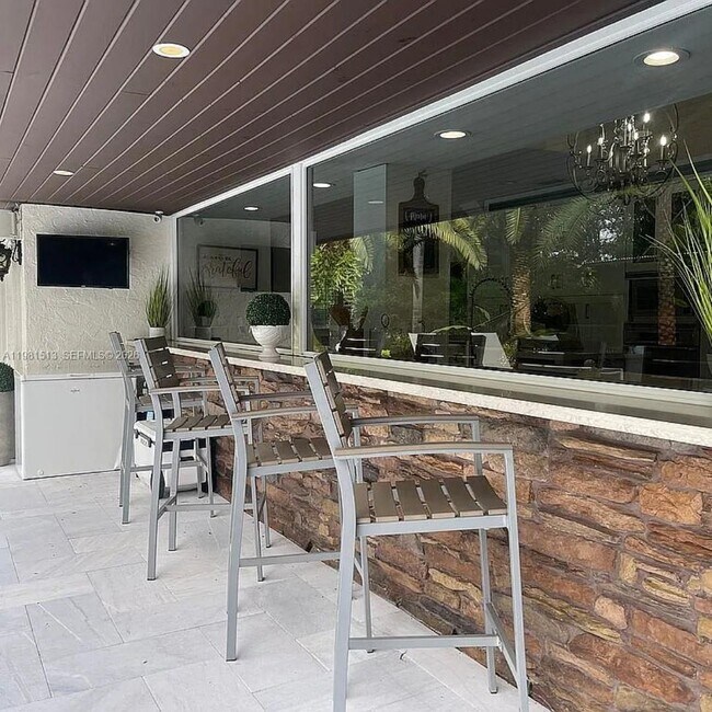 Building Photo - 8801 SW 124th St