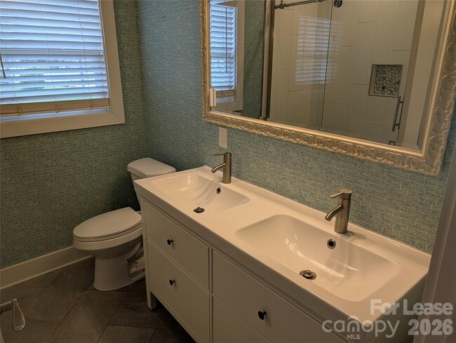 Building Photo - 113 Mainview Dr