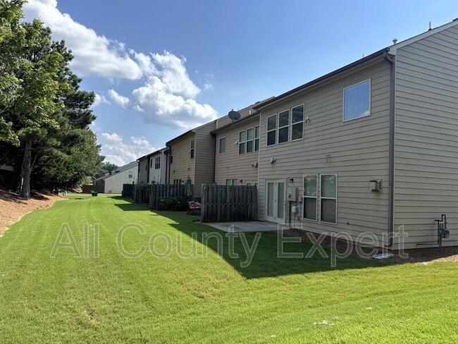 Building Photo - 1065 Township Cir