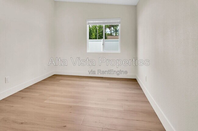 Building Photo - 13438 Buxton Ave