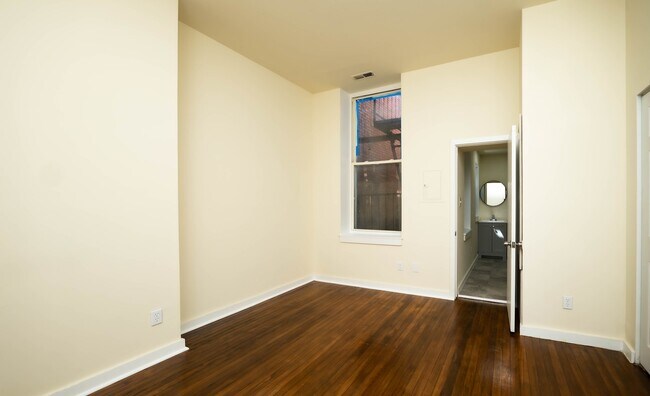 Building Photo - 2102 Maryland Ave