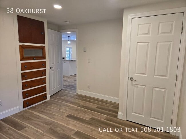 Building Photo - 38 Oakhurst-