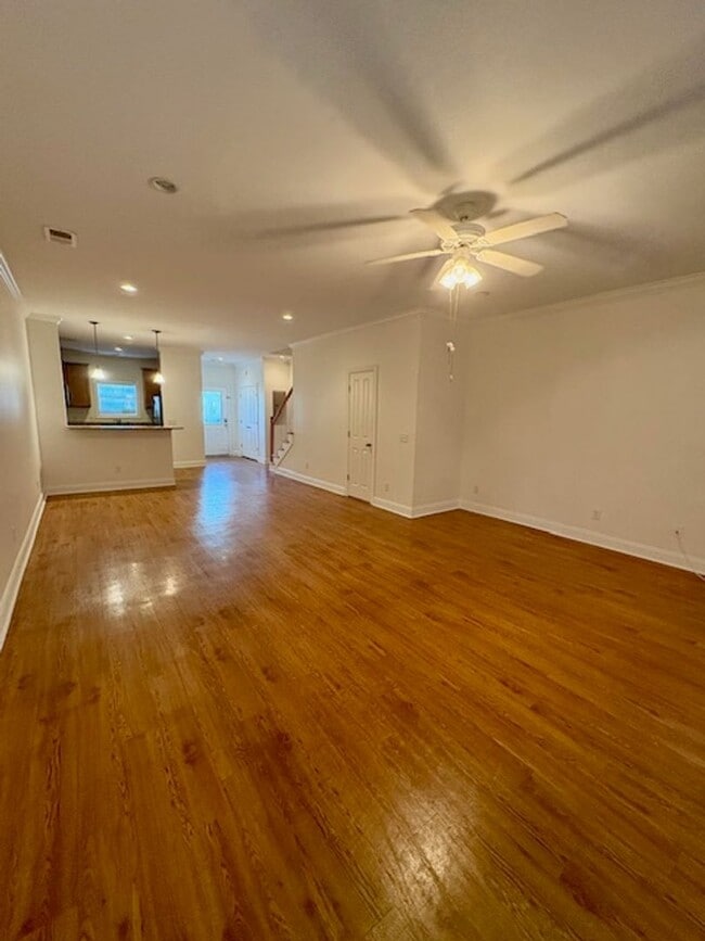 Building Photo - Desirable Two-story Lake Palmetto Townhouse