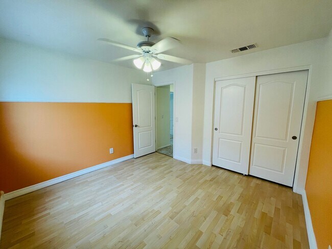 Building Photo - Prime Tempe Location!