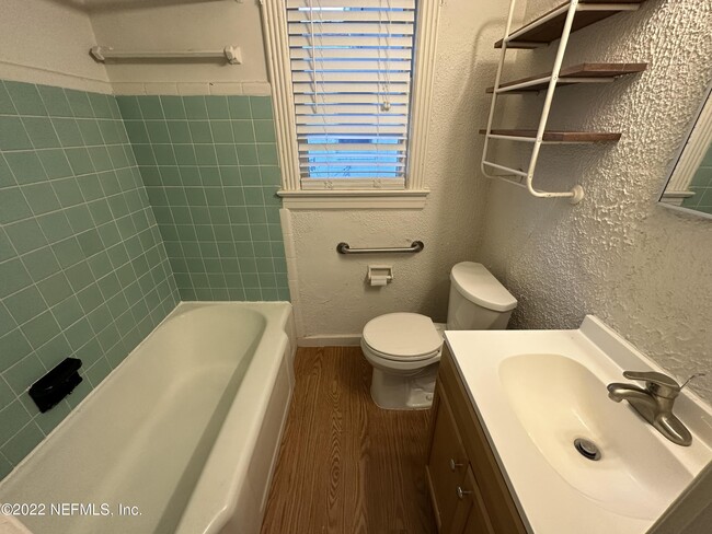 Building Photo - 1641 Larue Ave