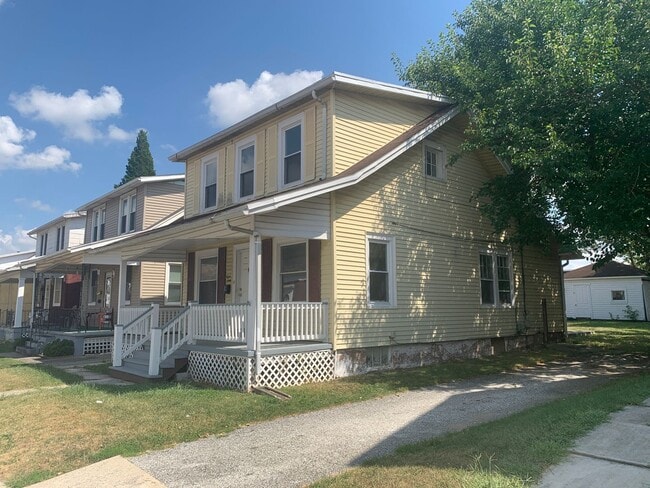 Building Photo - 2 Bedroom Detached House-East End York City