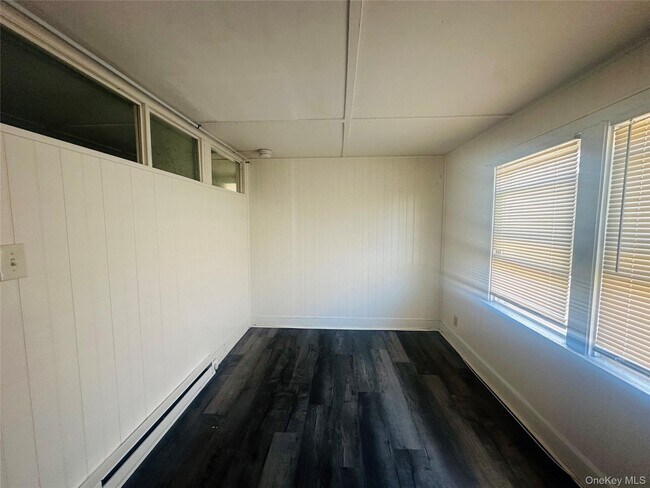 Building Photo - 18 Taylor Ave