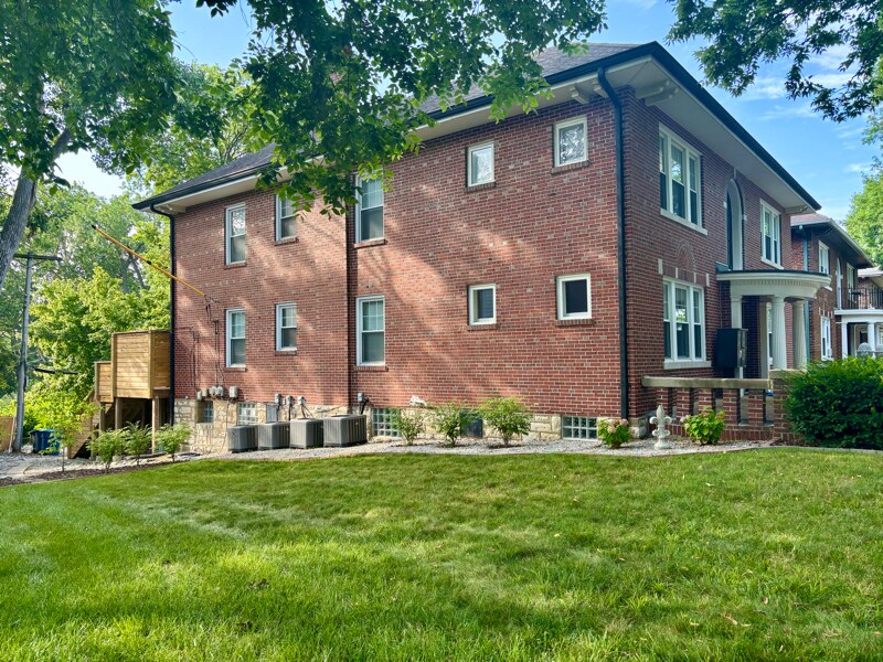 Building Photo - 1270 Boland Pl