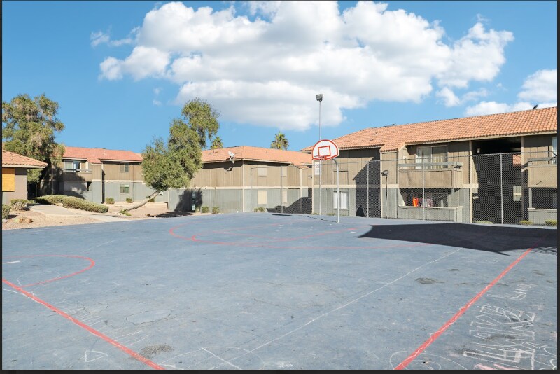Building Photo - 1750 Karen Ave