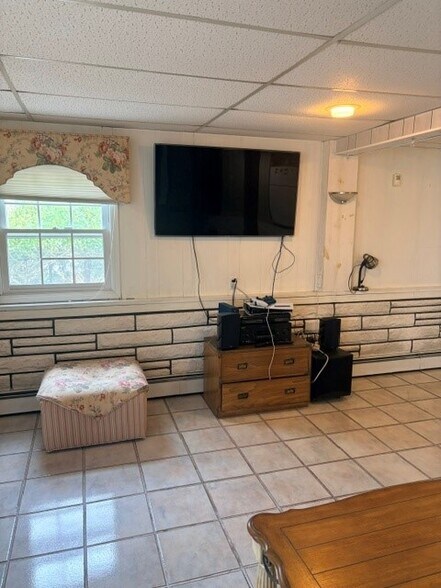 Building Photo - 10 Mill Pond Ln